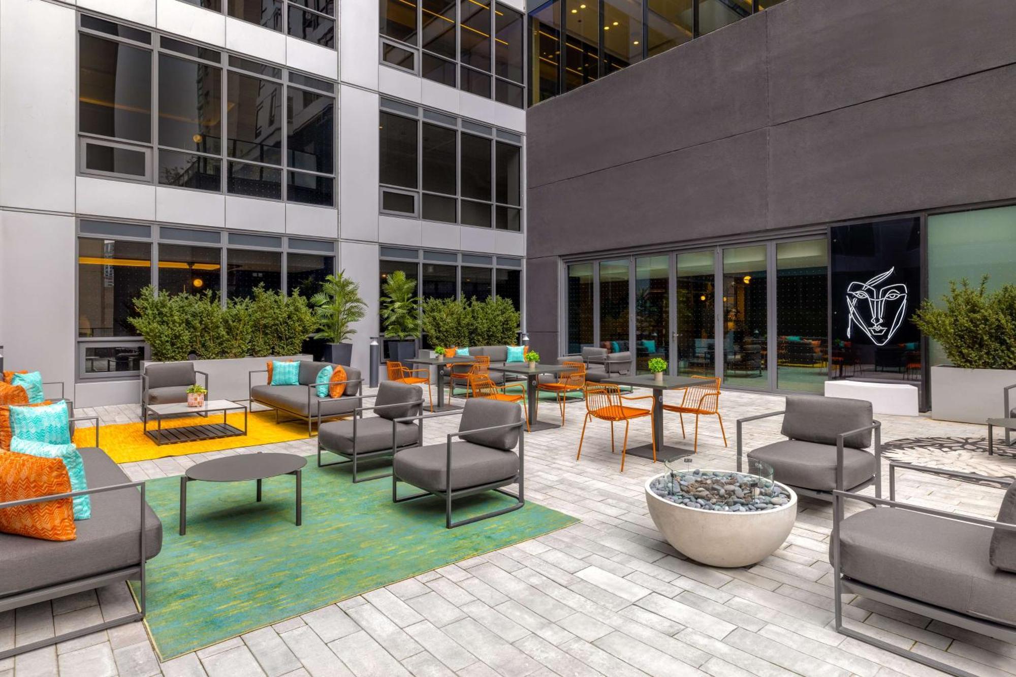 Canopy By Hilton Toronto Yorkville Extérieur photo